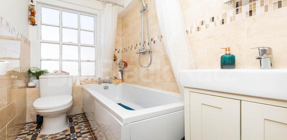 			INC HEATING AND HOT WATER!, 1 Bedroom, 1 bath, 1 reception Flat			 Eton College Road, CHALK FARM/BELSIZE PARK